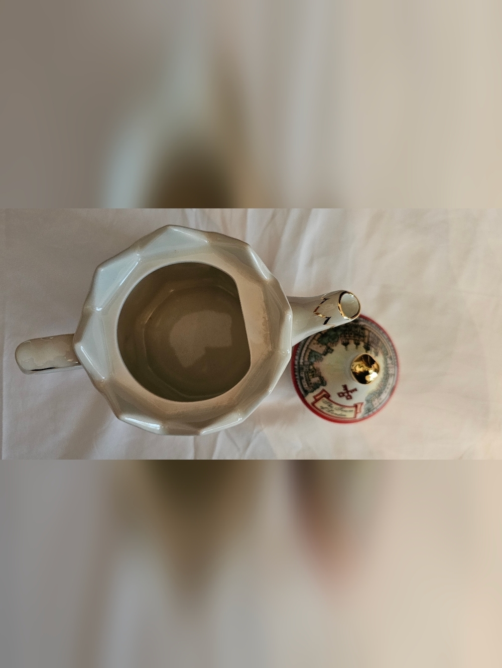 Vintage 80s James Sadler Tower of London Teapot Personnel of the Tower - Picture 11 of 13